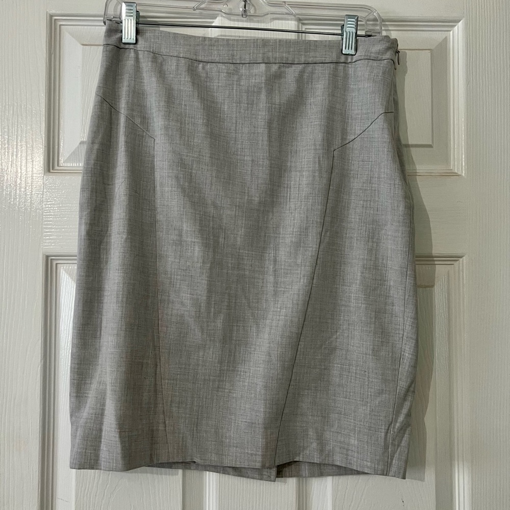 Knee length gray business skirt